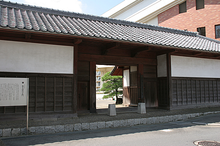 郁文館正門02