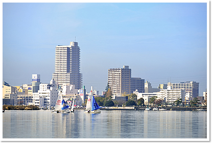 『霞ヶ浦からの土浦駅』の画像